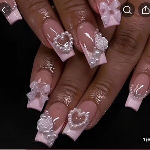 Press-on-Nails. Pink and White 3D Nail Art